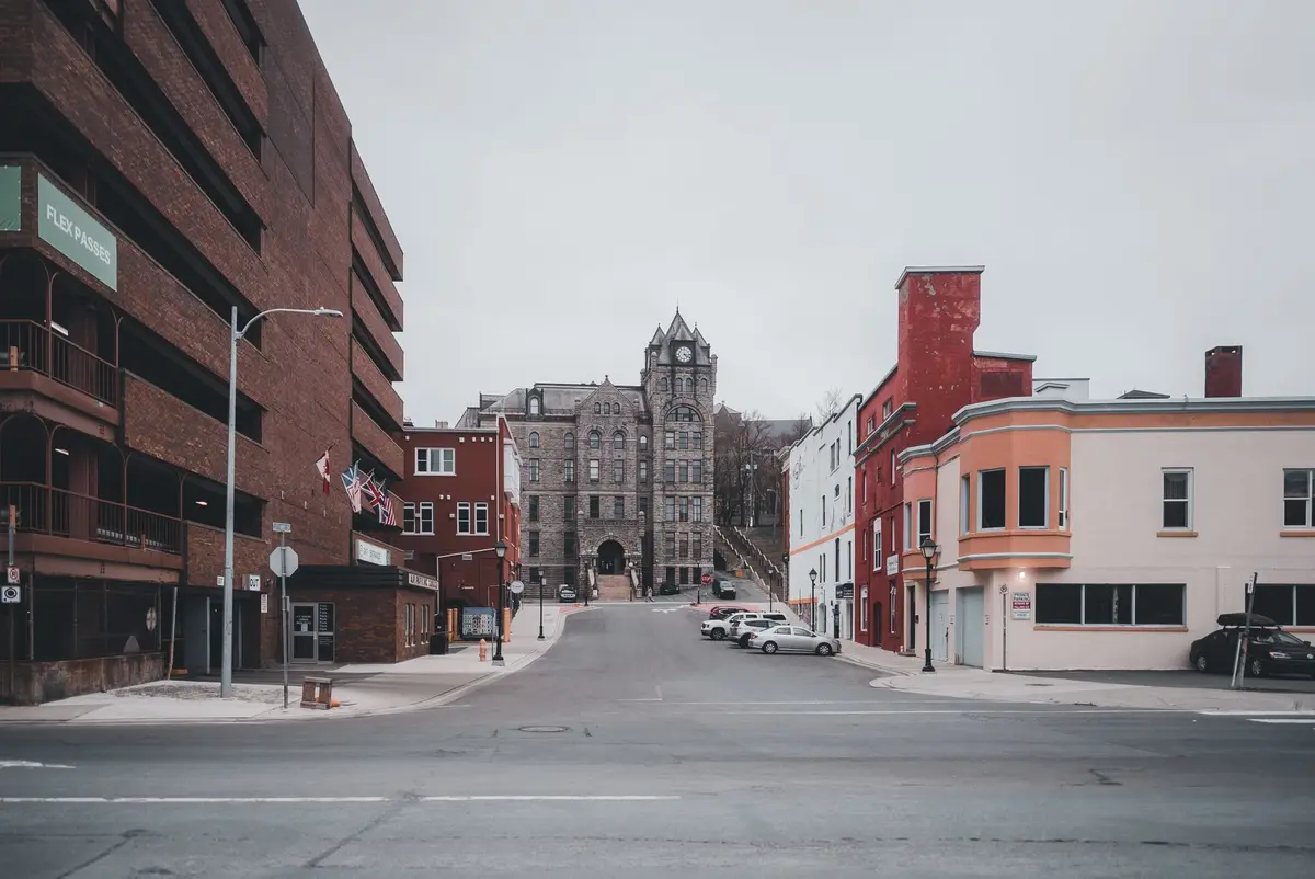 Canadá reserva casi 3.000 permisos de estudio con vía directa a la residencia