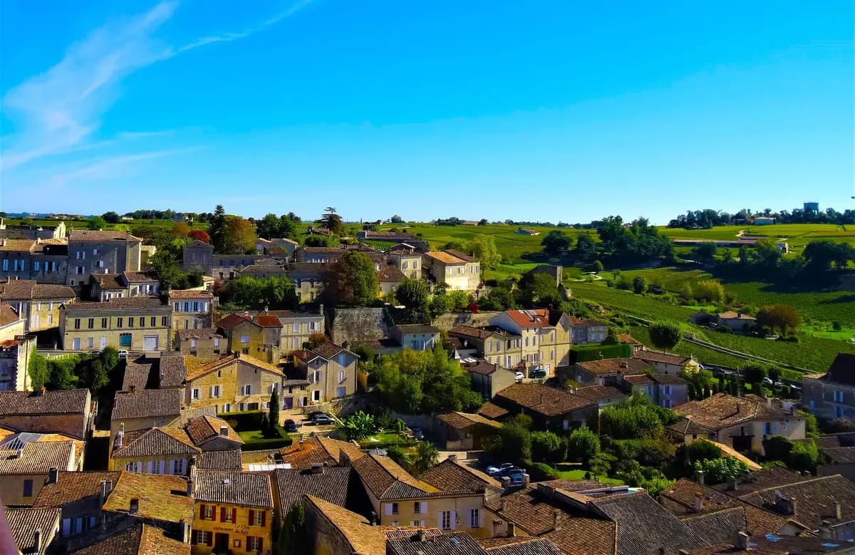 Francia paga hasta 50.000 euros por abrir el último comercio de un pueblo, y el fondo sigue vivo hasta 2037