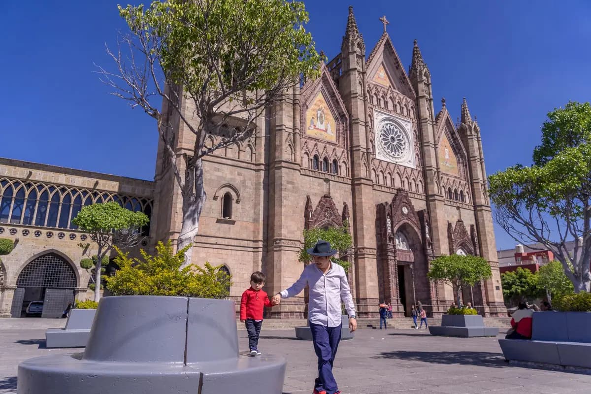 México paga 9.582 pesos al mes a jóvenes que no estudian ni trabajan